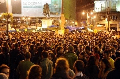 スペイン各地で座り込みデモ、地方選挙控え高失業率に抗議