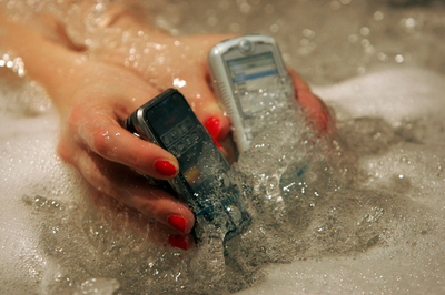 水にも負けず、携帯保護カバーがCeBITに登場