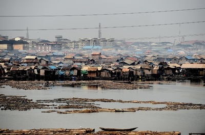 「上下関係による貧富の差」