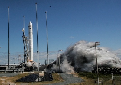 米民間補給機シグナス、1週間遅れでISSにドッキング