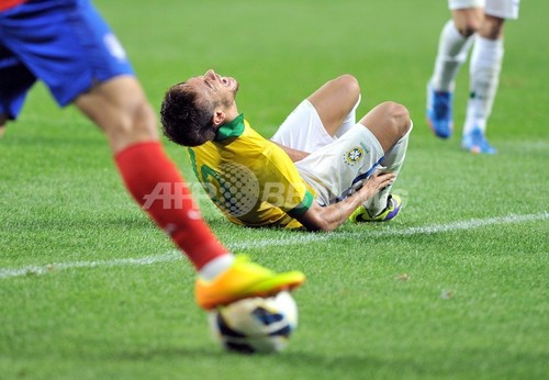 ネイマール 韓国の厳しいマークの中で決勝点 サッカー国際親善試合 写真10枚 ファッション ニュースならmode Press Powered By Afpbb News