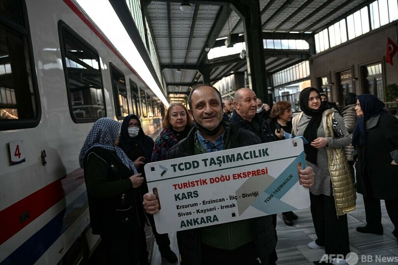 乗り込めばパーティーの始まり！ トルコの寝台列車