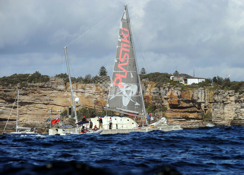 ペットボトル1万2500本の船、18日で太平洋を横断