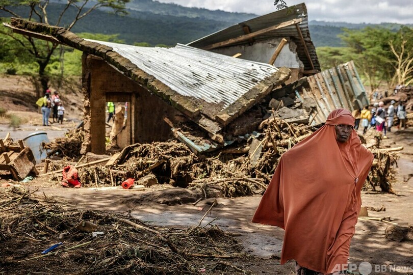 【今日の1枚】なぎ倒された家屋を前に…ケニア