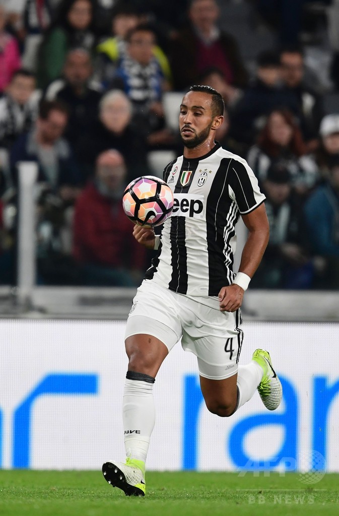 イタリアでまたも人種差別騒動、ベナティアが生放送中に侮辱される