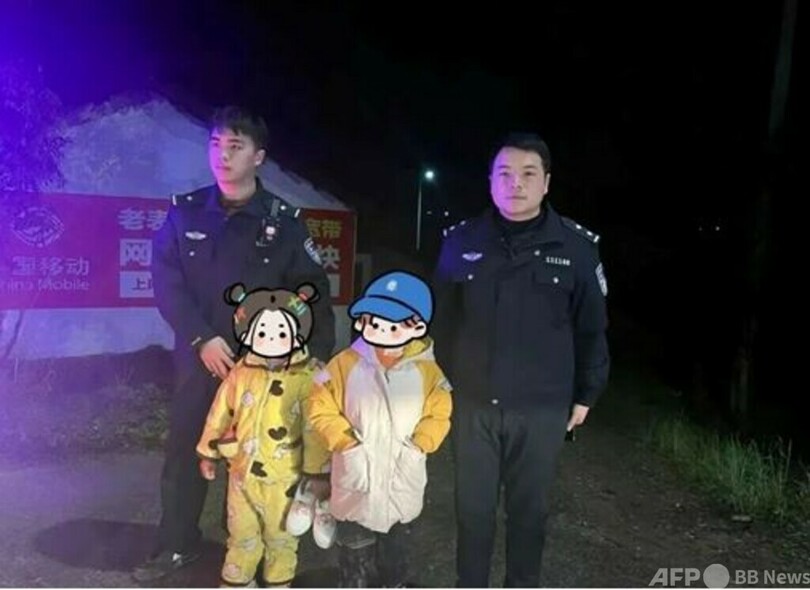 留守児童が親を求めて国道を徒歩で4時間10キロ 中国