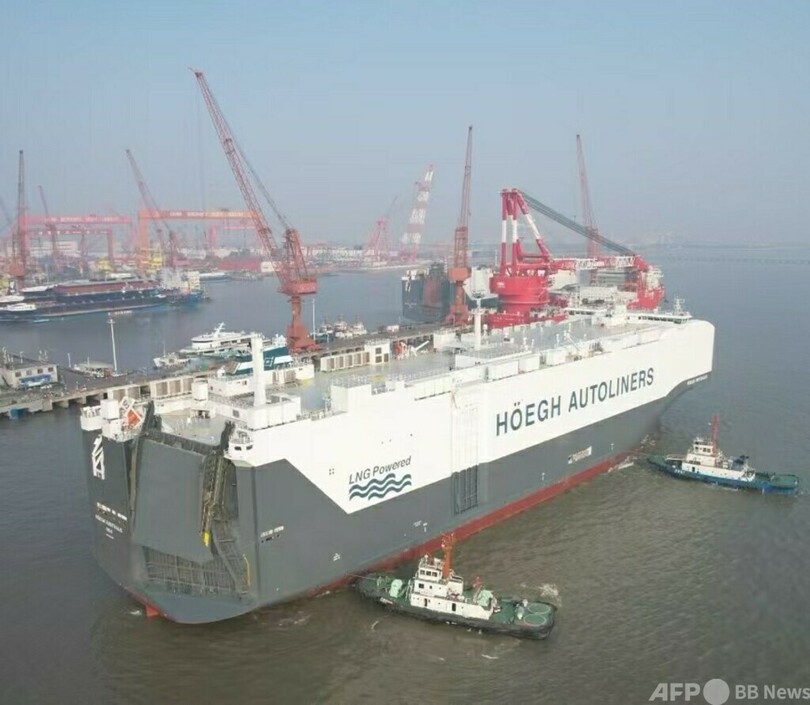 9100台積載可能 世界最大で環境に優しい自動車ローロー船 中国江蘇省南通で引き渡し