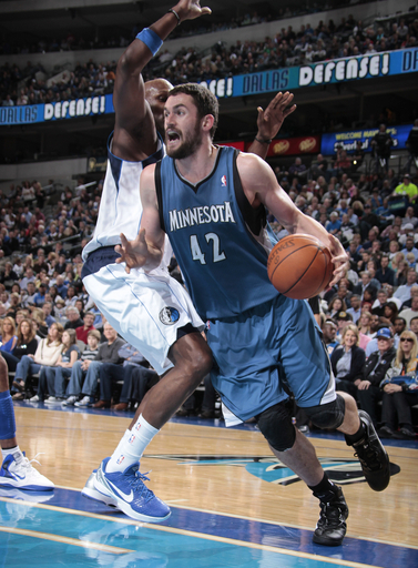 10-11シーズン王者マーベリックスのチャンピオンリング贈呈式 写真10枚