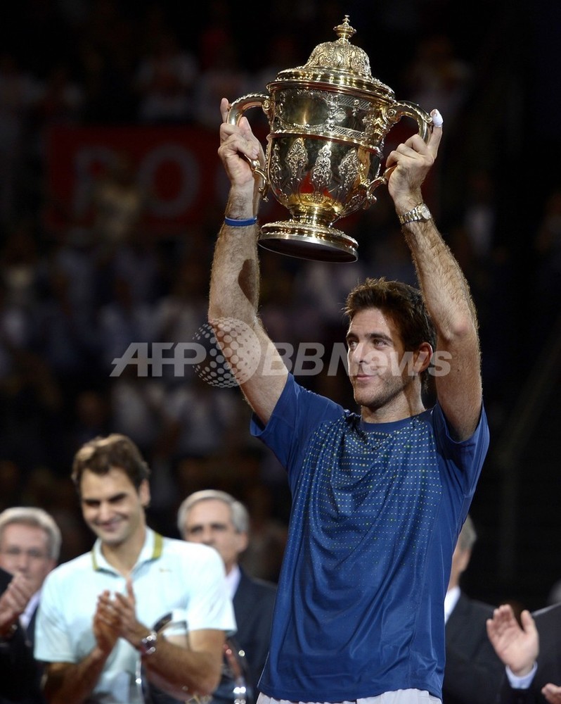 デルポトロ、フェデラーとの決勝制し優勝、スイス・インドア 写真10枚