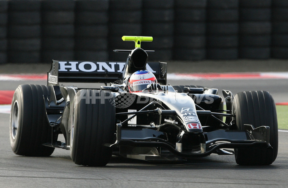 ＜07 F1＞バリチェロ 新車「RA107」のシェイクダウンを行う - スペイン 写真10枚 国際ニュース：AFPBB News