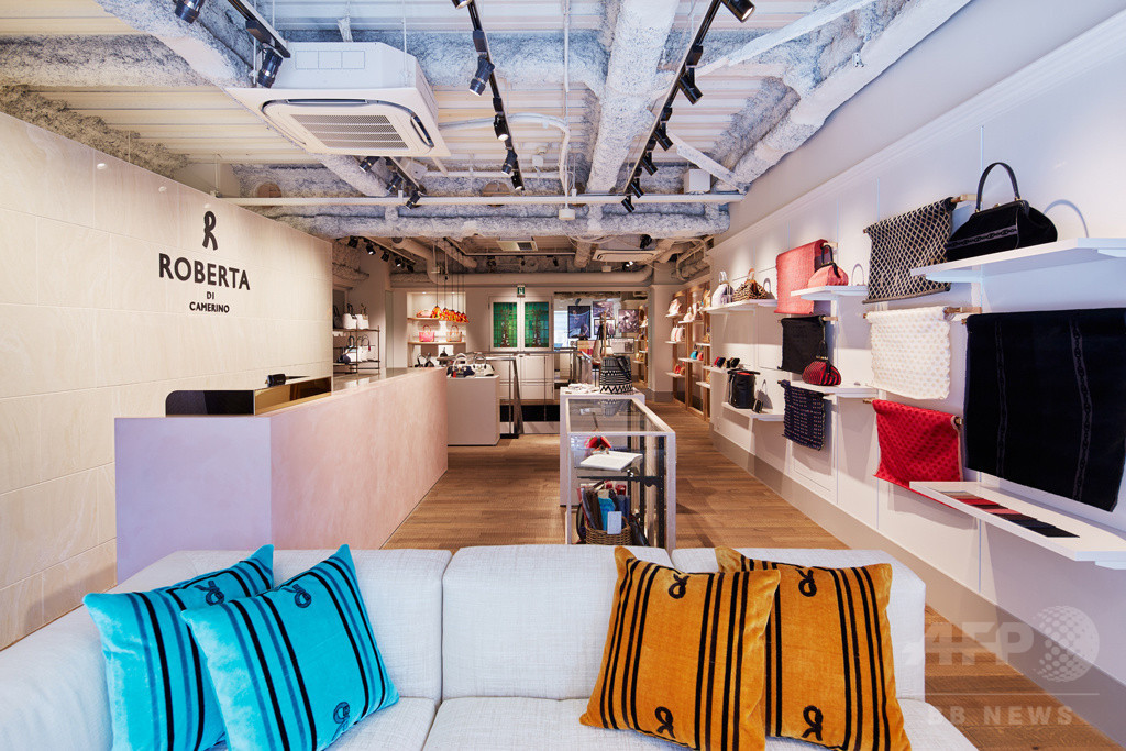 「ロベルタ ディ カメリーノ」カスタムバッグ、SNSでシェアも