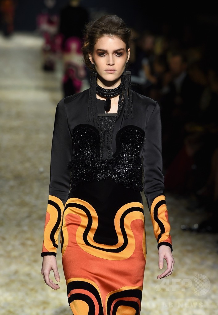 生まれ育ったサンタフェから着想を得たボヘミアンシック、「トム フォード」15/16年秋冬