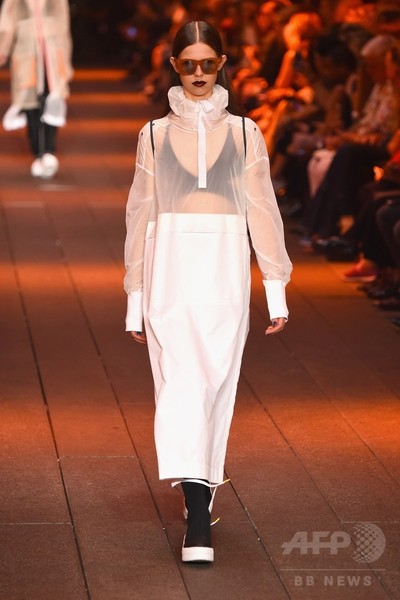 「DKNY」17年春夏