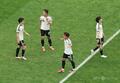 日本、W杯16強ならず 王国ブラジルに逆転負け サッカーW杯北中米大会・決勝トーナメント1回戦、ブラジル対日本。失点に落胆する日本の選手(2026年6月29日撮影)。(c)Molly Darlington/Getty Images/AFP