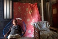 メキシコ南部チアパス州の州都トゥストラグティエレスの自宅でAFPの取材に応じる96歳の高校生、グアダルーペ・パラシオスさん（2018年4月18日撮影）。(c)AFP PHOTO / MOYSES ZUÑIGA