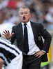 写真は、選手に指示を出すユベントスのディディエ・デシャン（%%Didier Deschamps%%）監督。(c)AFP/GIUSEPPE CACACE