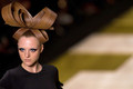 ブラジル・サンパウロで開催されたサンパウロ ファッションウィーク（Sao Paulo Fashion Week）で発表された「アンドレ・リマ（Andre Lima）」09/10秋冬コレクション（2009年1月22日撮影）。（c）AFP/Nelson Almeida