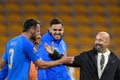 サッカー欧州選手権、グループA、トルコ対イタリア。勝利を喜ぶイタリアのジャンルカ・ヴィアッリ氏（右、2021年6月11日撮影）。(c)Oli SCARFF/ POOL / AFP
