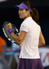 全豪オープンテニス（Australian Open Tennis Tournament 2013）は26日、女子シングルス決勝が行われ、大会第6シードの李娜（Na Li、ナ・リー、中国）は6-4、4-6、3-6で第1シードのビクトリア・アザレンカ（Victoria Azarenka、ベラルーシ）に敗れた。

ポイントを奪いガッツポーズを見せる李娜（2013年1月26日撮影）。(c)AFP/GREG WOOD
