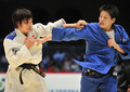 柔道、グランドスラム東京大会（Grand Slam Tokyo 2012）は2日、最終日の男女5階級が行われ、日本勢は3階級を制覇した。

女子78キロ級決勝で緒方亜香里（Akari Ogata、左）と対戦する佐藤瑠香（Ruika Sato、2012年12月2日撮影）。(c)AFP/KAZUHIRO NOGI