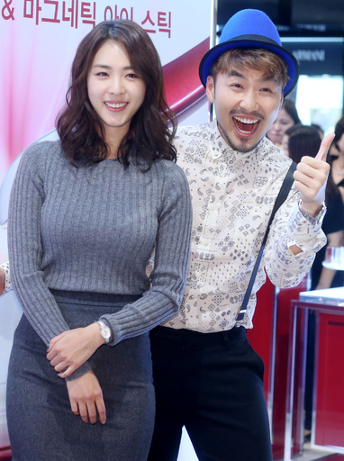 韓国で「SK-II」のイベント開催、イ・ヨニとノ・ホンチョルが登場