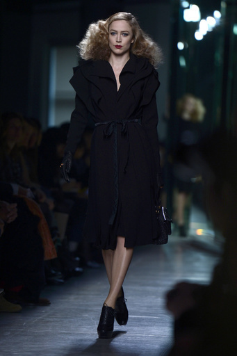 ＜13/14年秋冬ミラノコレクション＞ヴェルサーチ