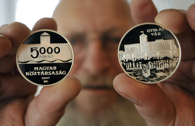 ｢今年のコイン｣賞、2年連続ハンガリー作家が受賞