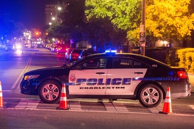 米南部の黒人教会で銃乱射、9人死亡 白人容疑者が逃走