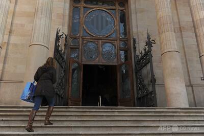 安楽死申請の娘、反対の父親と法廷闘争 スペイン