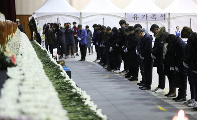 韓国の病院火災、原因は電気配線の欠陥か 市民らが犠牲者追悼