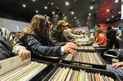 14年米音楽市場、販売枚数減少 アナログとストリーミングは好調