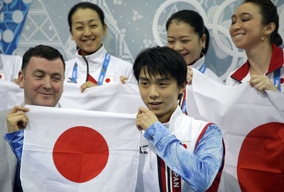 羽生の活躍で日本は4位発進、開催国ロシアが団体戦首位に