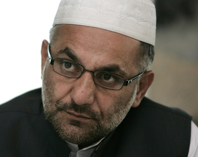 マイクに仕込まれた爆弾が爆発、州知事が死亡 アフガニスタン