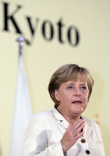 独首相 CO2排出量を人口比例に