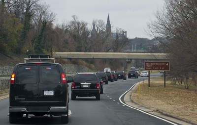 北朝鮮対策のトンネル掘削中に火事で男性死亡、雇い主を起訴 米国