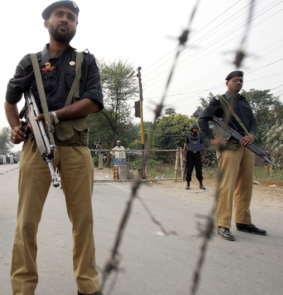 パキスタン当局、ブット元首相を再び自宅軟禁状態に