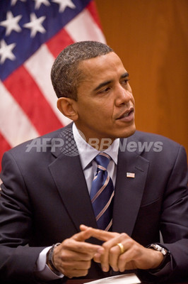 オバマ氏 大統領就任式で フセイン 名略さず 写真3枚 ファッション ニュースならmode Press Powered By Afpbb News
