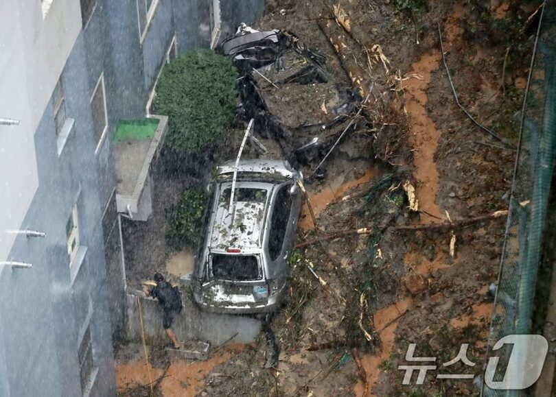 韓国南部で記録的豪雨、巨済で1日577.4ミリ…台風の低気圧と高水温が重なる 写真枚 国際ニュース：AFPBB News