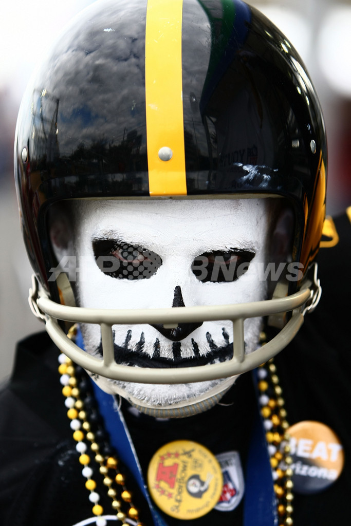 観戦を楽しむファン、NFL第43回スーパーボウル