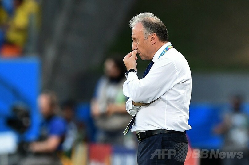 ザッケローニ監督が退任を表明