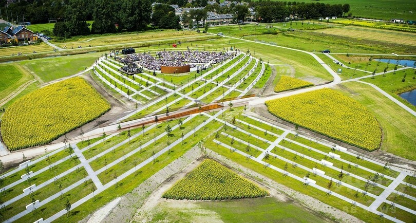 マレーシア機撃墜から3年 「生ける追悼施設」公開 オランダ