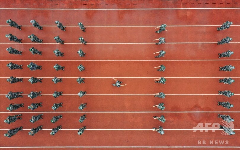 高校生が軍事訓練に参加、新学期前に 中国