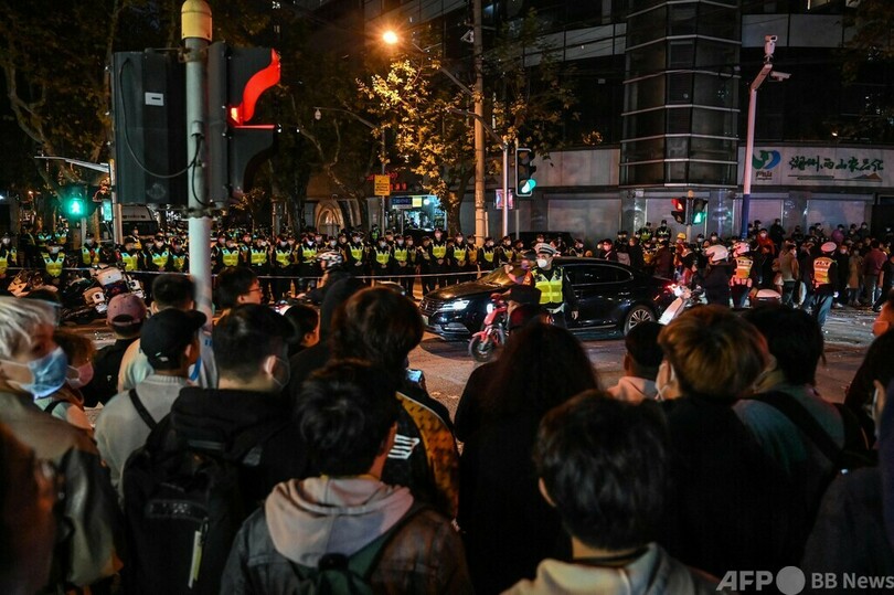 「ゼロコロナ」抗議、中国各地に拡大 上海では「習近平退陣」叫ぶ