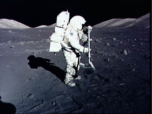 アポロが持ち帰った月の石、今どこに？ 世界135か国に寄贈 写真4枚