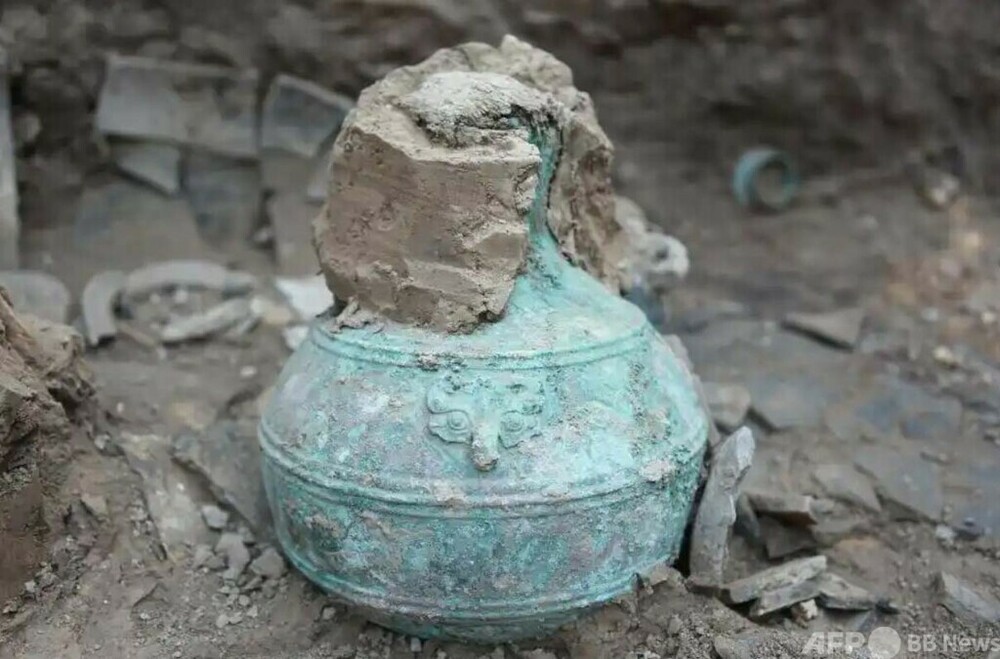 中国北西部寧夏の戦国古墳発掘で2300年前の古酒を発見 写真1枚 国際