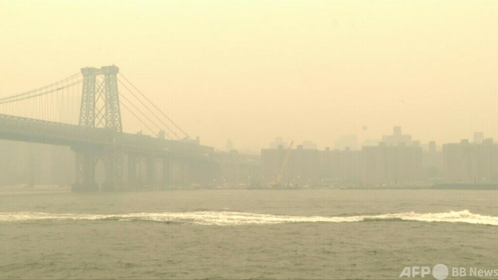 カナダの山火事から煙が立ち上る中、ヨーロッパの一部で空が真っ白に