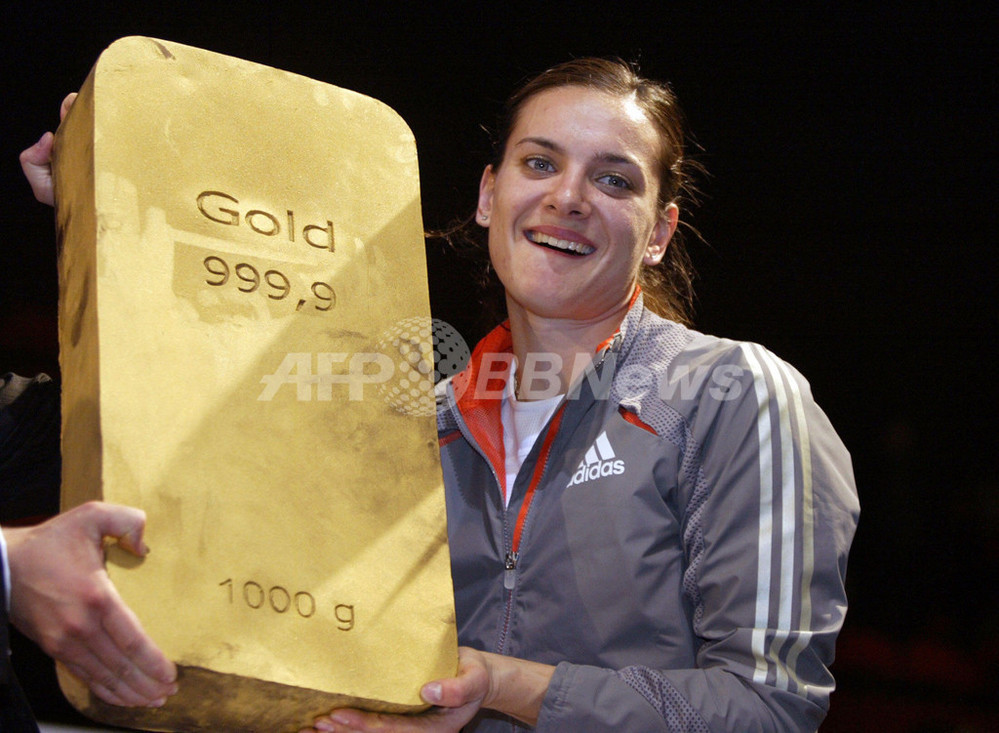 陸上＞棒高跳び、イシンバエワが室内世界記録を更新 - ウクライナ 写真