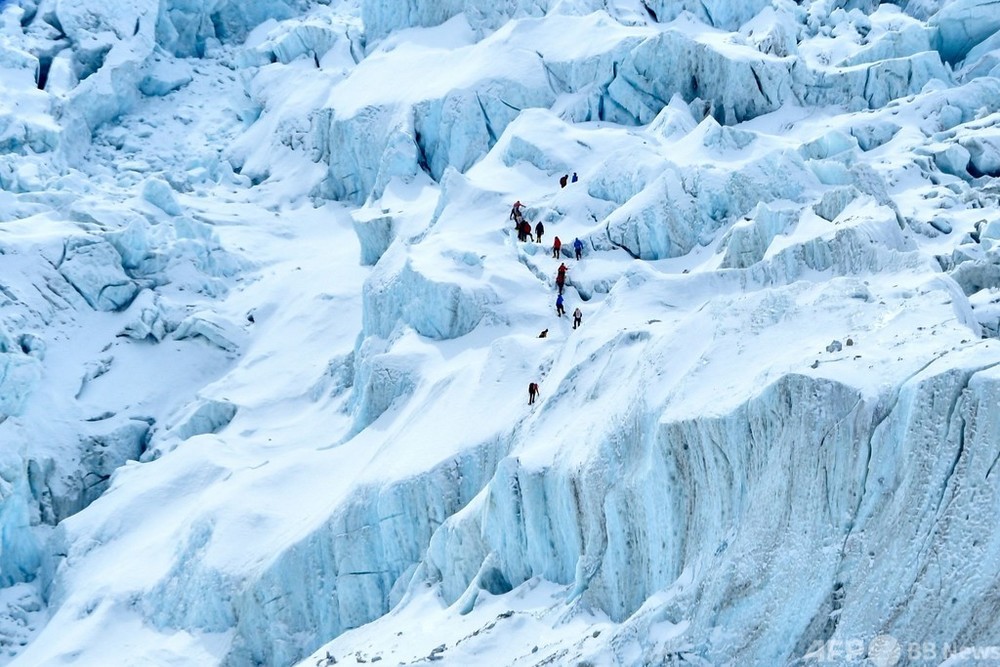 エベレストで2人死亡 今年の登山シーズンで初