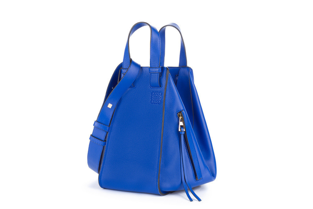 ビビッドな幾何学模様に夢中！「ロエベ」クリスマスコレクション