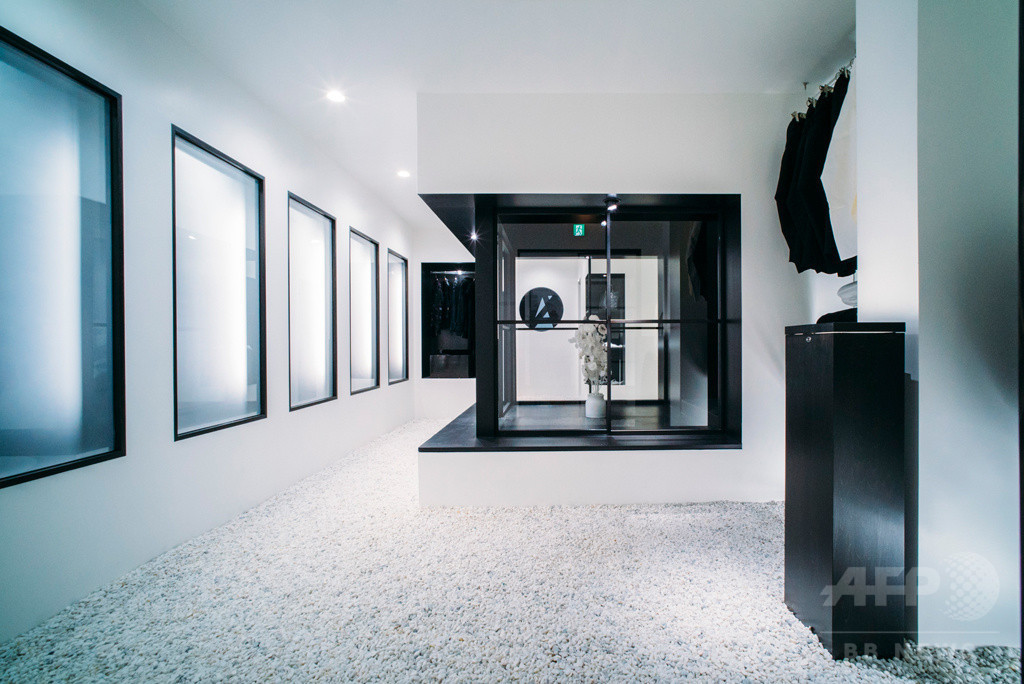 「アンリアレイジ アオヤマ」オープン！商品は全て限定